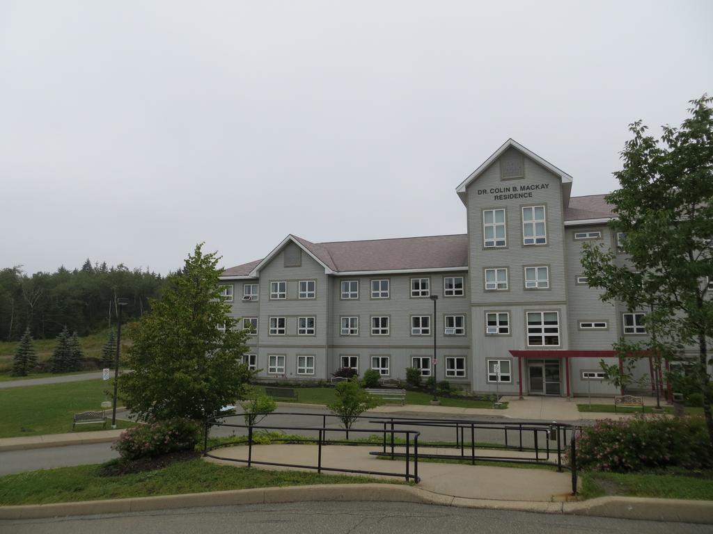 Unb Saint John Summer Hotel ภายนอก รูปภาพ