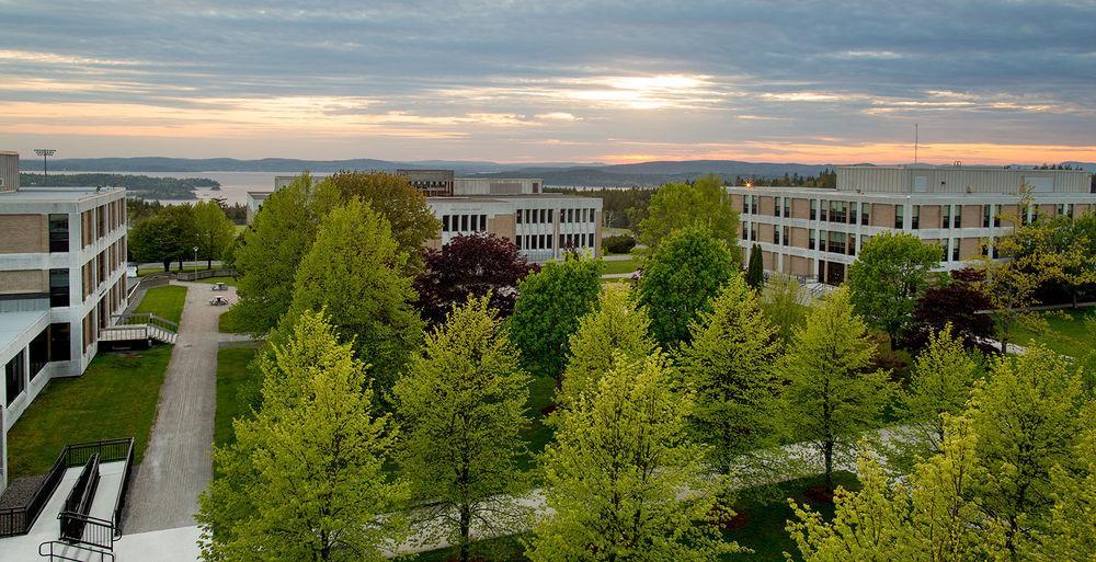 Unb Saint John Summer Hotel ภายนอก รูปภาพ